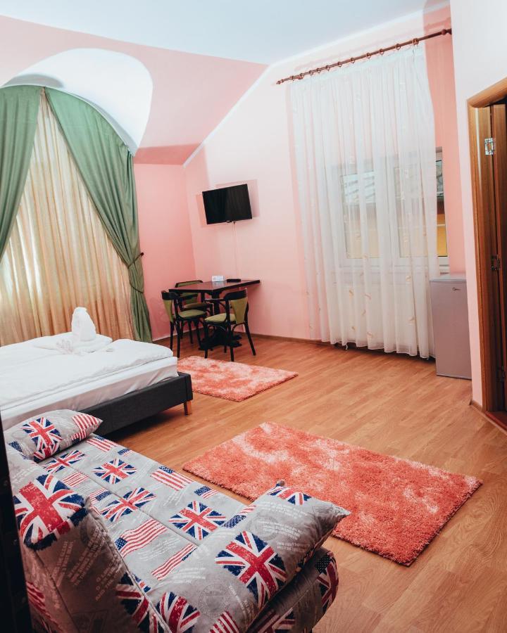 Guitar - Camere De Inchiriat Sibiu Exteriér fotografie